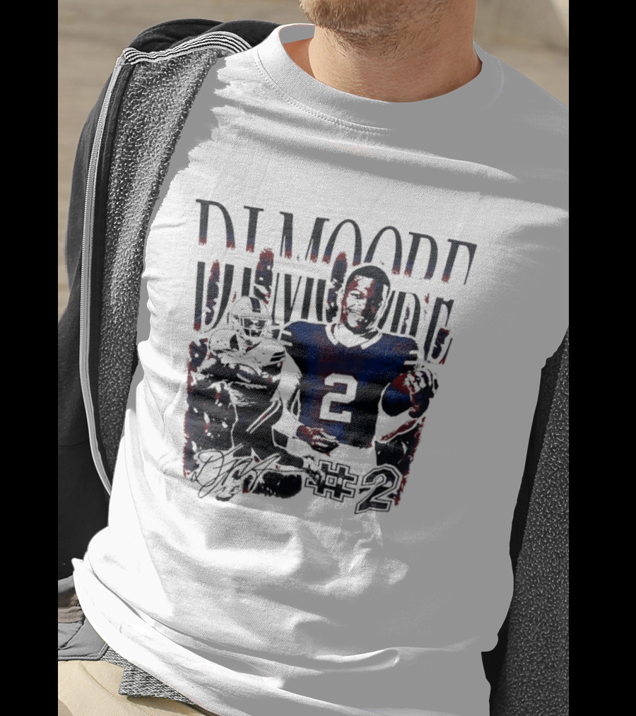 DJ Moore #2 Football Player Portrait Signature T-Shirt