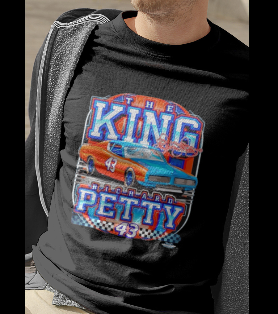 Richard Petty The King No 43 NASCAR Racing Car Checkered Flag T-Shirt
