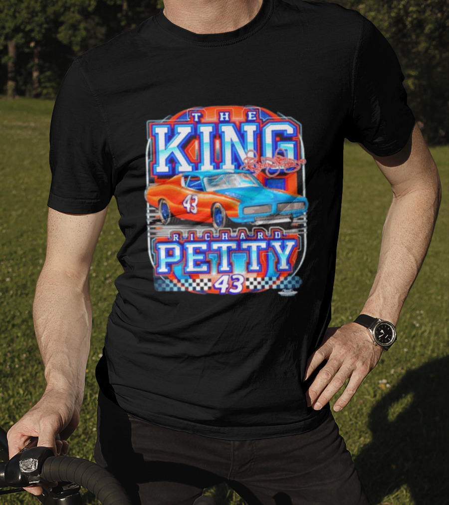 Richard Petty The King No 43 NASCAR Racing Car Checkered Flag T-Shirt