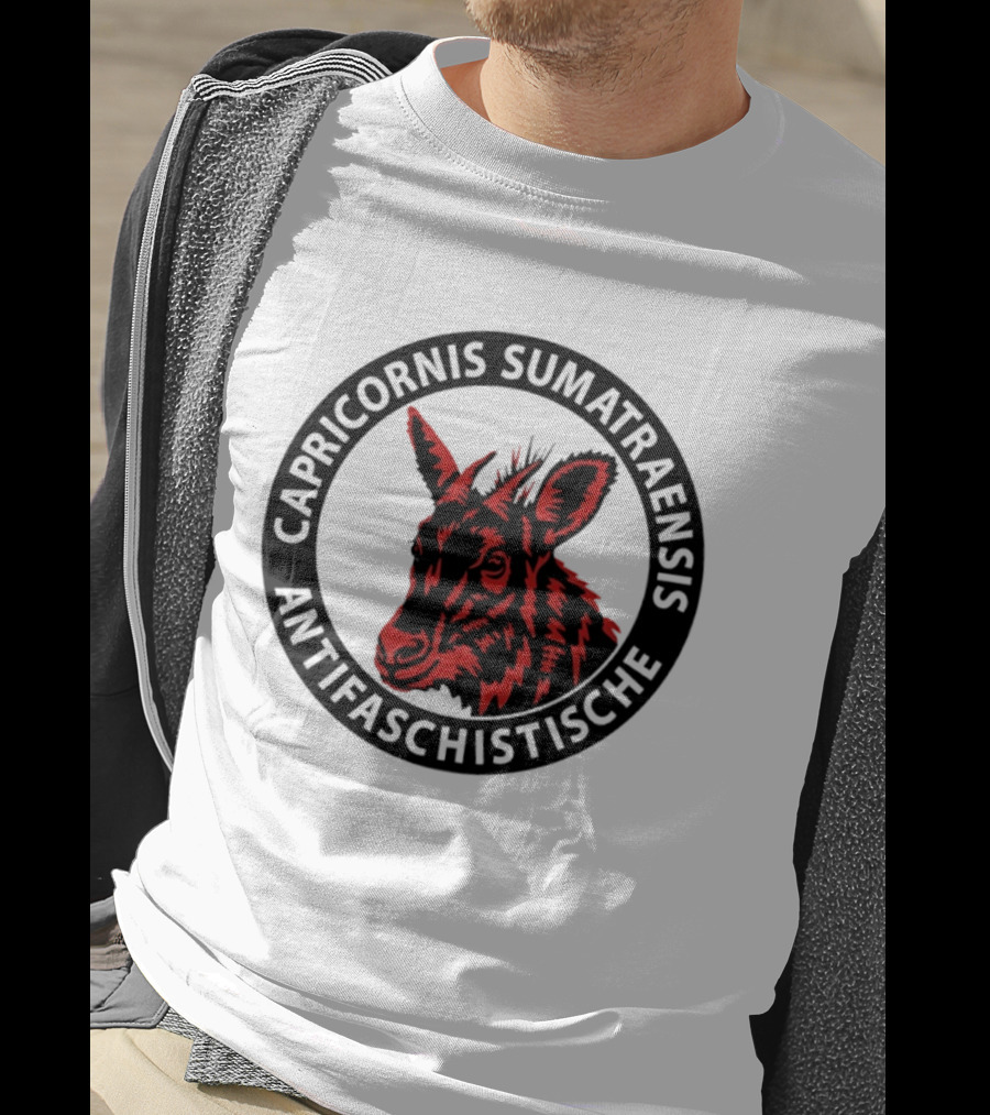 Capricornis Sumatraensis Antifaschistische Red Goat T-Shirt
