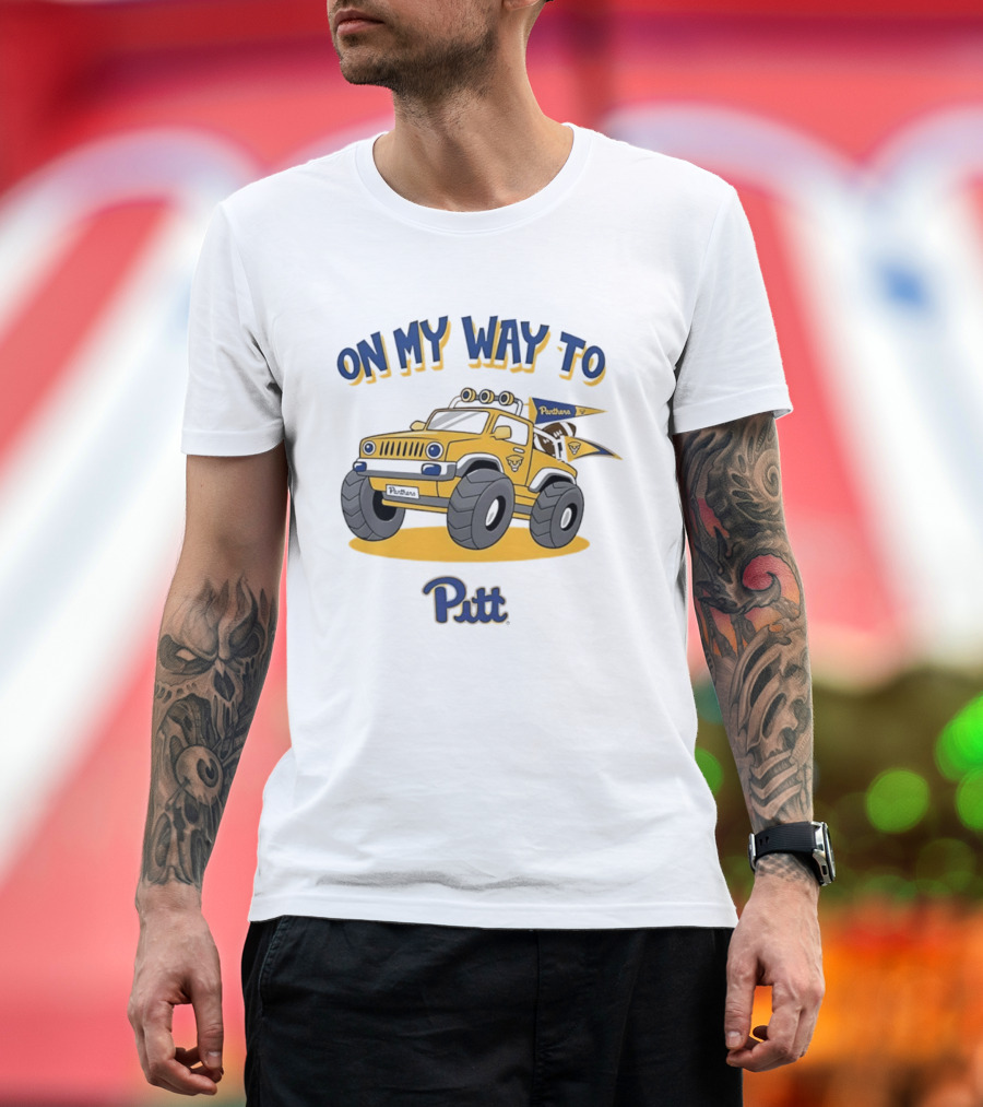On My Way To Pitt Panthers Jeep With Flags And Tires T-Shirt