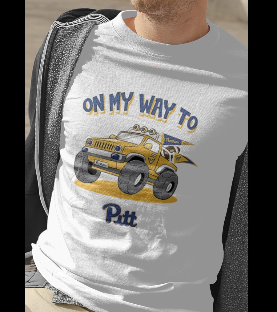 On My Way To Pitt Panthers Jeep With Flags And Tires T-Shirt