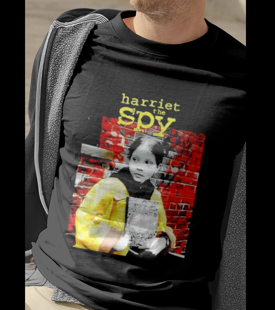 Harriet The Spy Michelle Trachtenberg Classic Yellow Raincoat Notepad T-Shirt