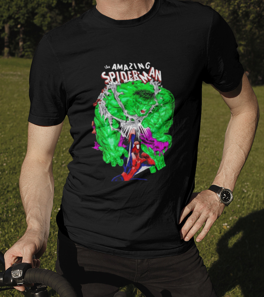 The Amazing Spider Man The Incredible Hulk Comic Style Showdown T-Shirt