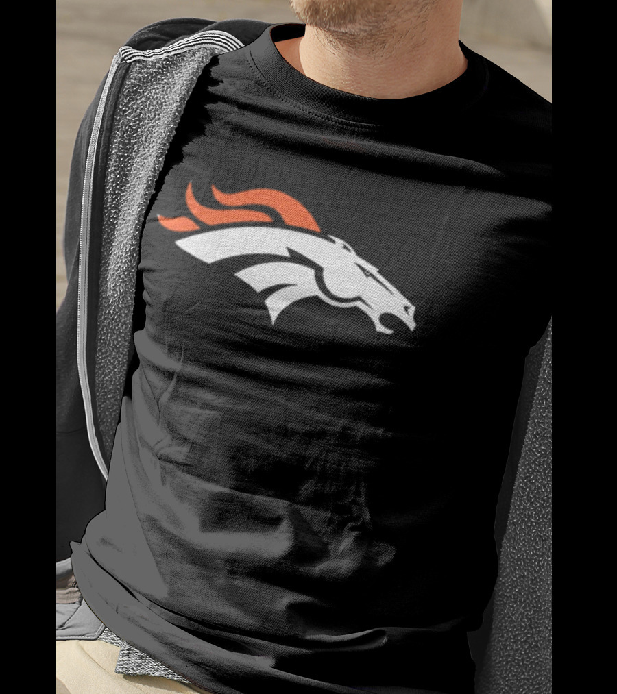 Denver Broncos Damn Right I Am A Broncos Now And Forever Signatures Two Sided T-Shirt