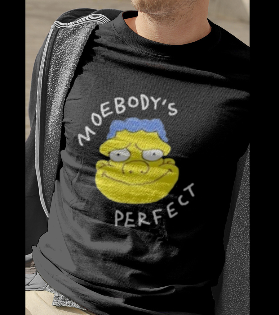 Moebody's Perfect Yellow Cartoon Face With Blue Hair Smirk T-Shirt