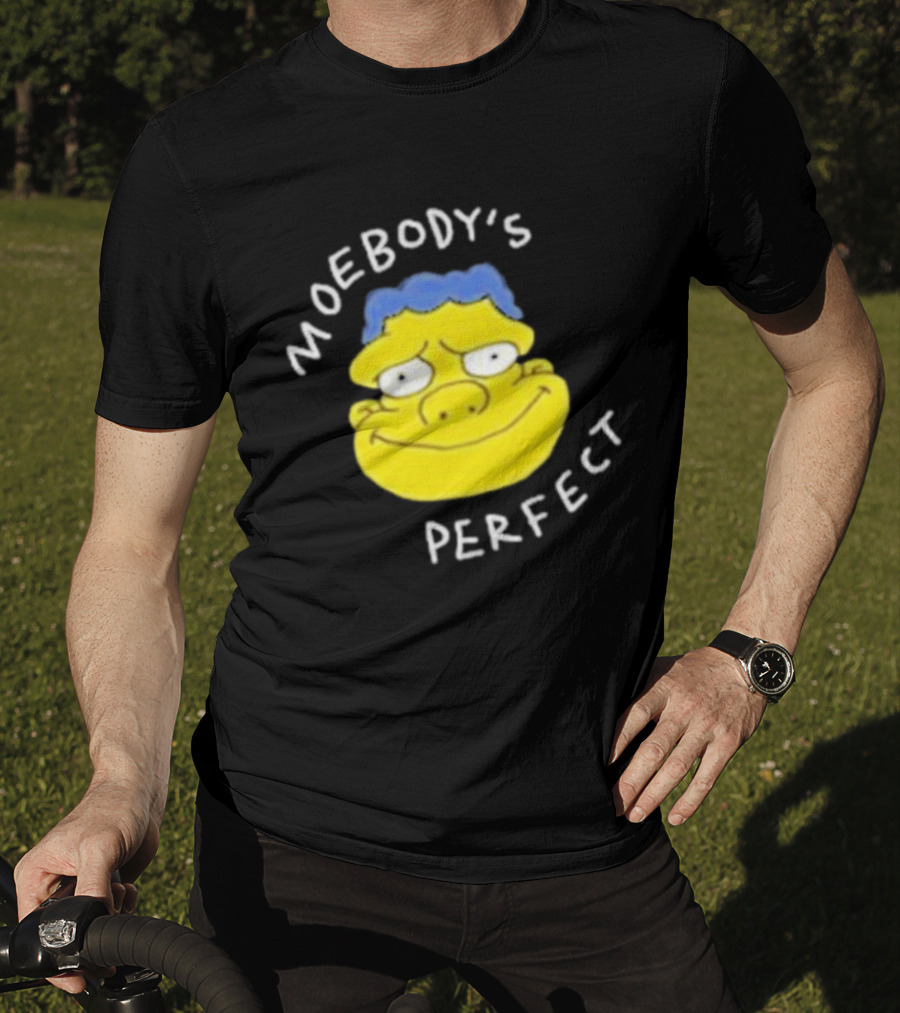 Moebody's Perfect Yellow Cartoon Face With Blue Hair Smirk T-Shirt