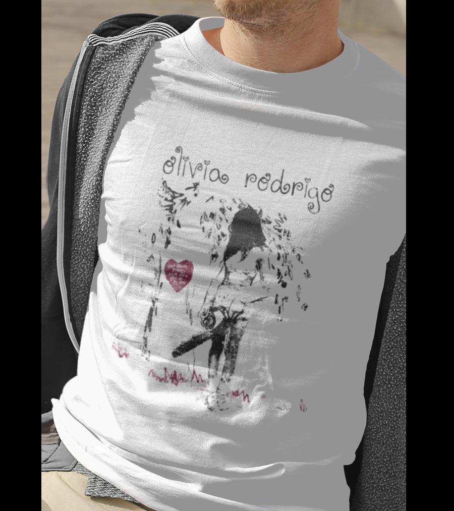 Olivia Rodrigo Chainsaw Art With Heart T-Shirt