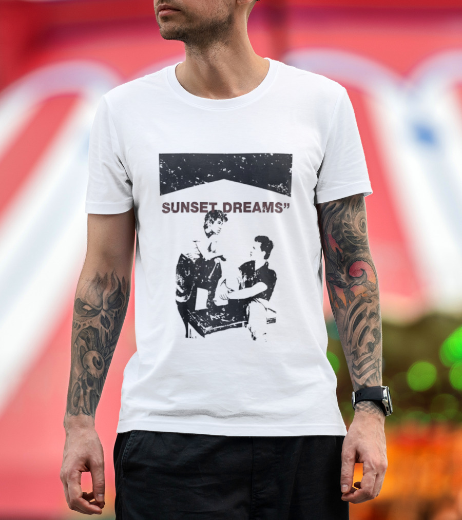 SUNSET DREAMS Streetwear T-Shirt