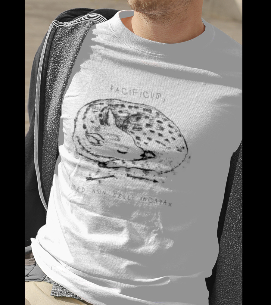 Pacificus Sed Non Belli Incapax Latin Turtle T-Shirt