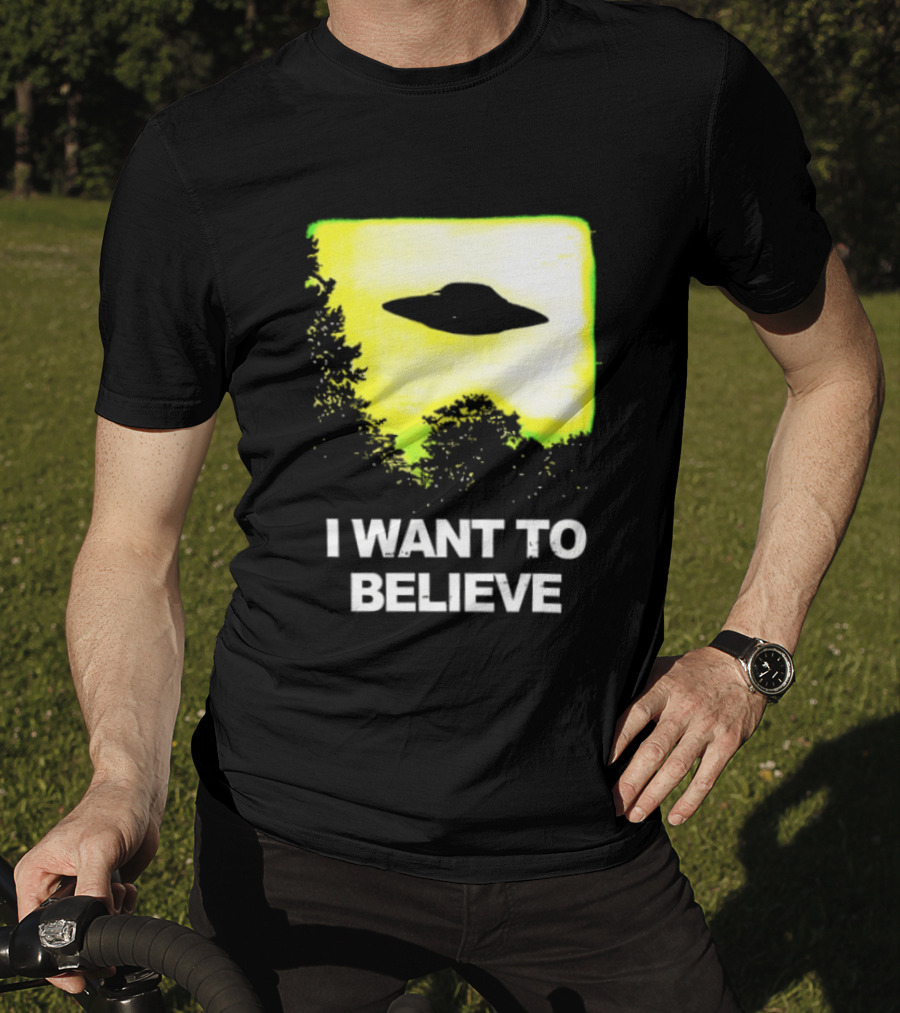 Alien I Want To Believe UFO Silhouette Paranormal Activity The Truth Is Out There T-Shirt