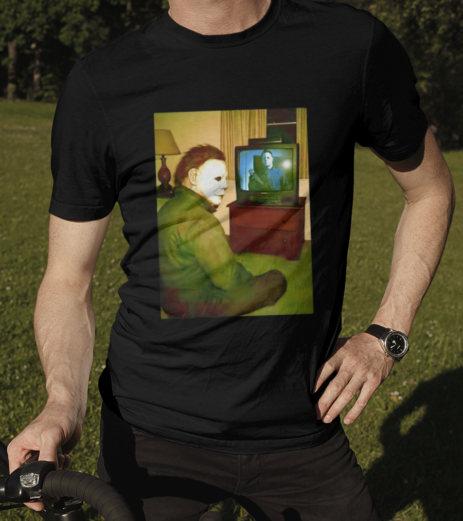 Michael Myers Ing Himself On TV Halloween Scene T-Shirt