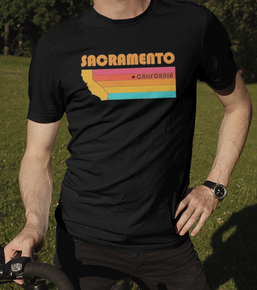 Sacramento California Retro Map Souvenir T-Shirt