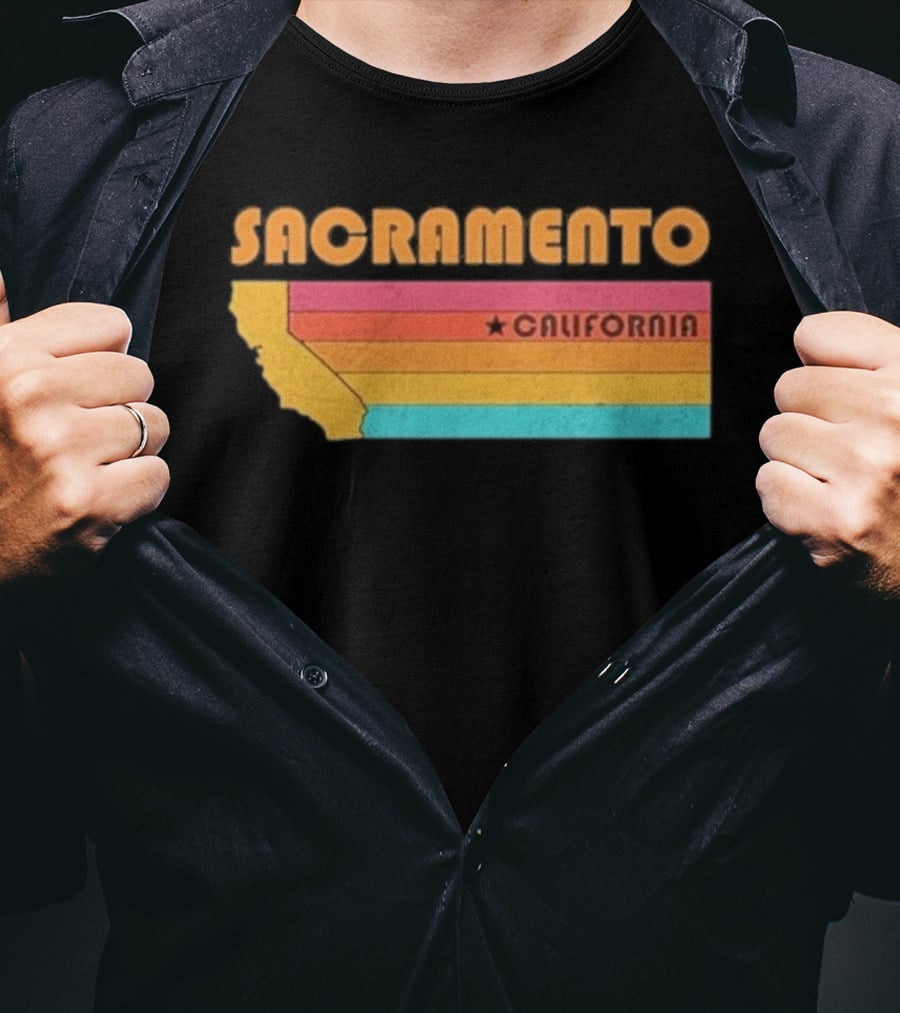 Sacramento California Retro Map Souvenir T-Shirt