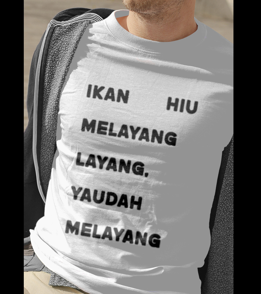 Ikan Hiu Melayang Layang Yaudah Melayang Floating Shark Trend T-Shirt