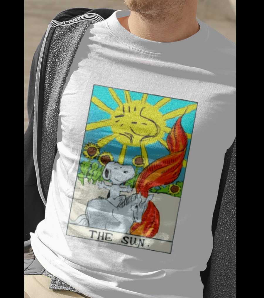 Snoopy The Sun Tarot Card Peanuts Charlie Brown Tarot T-Shirt