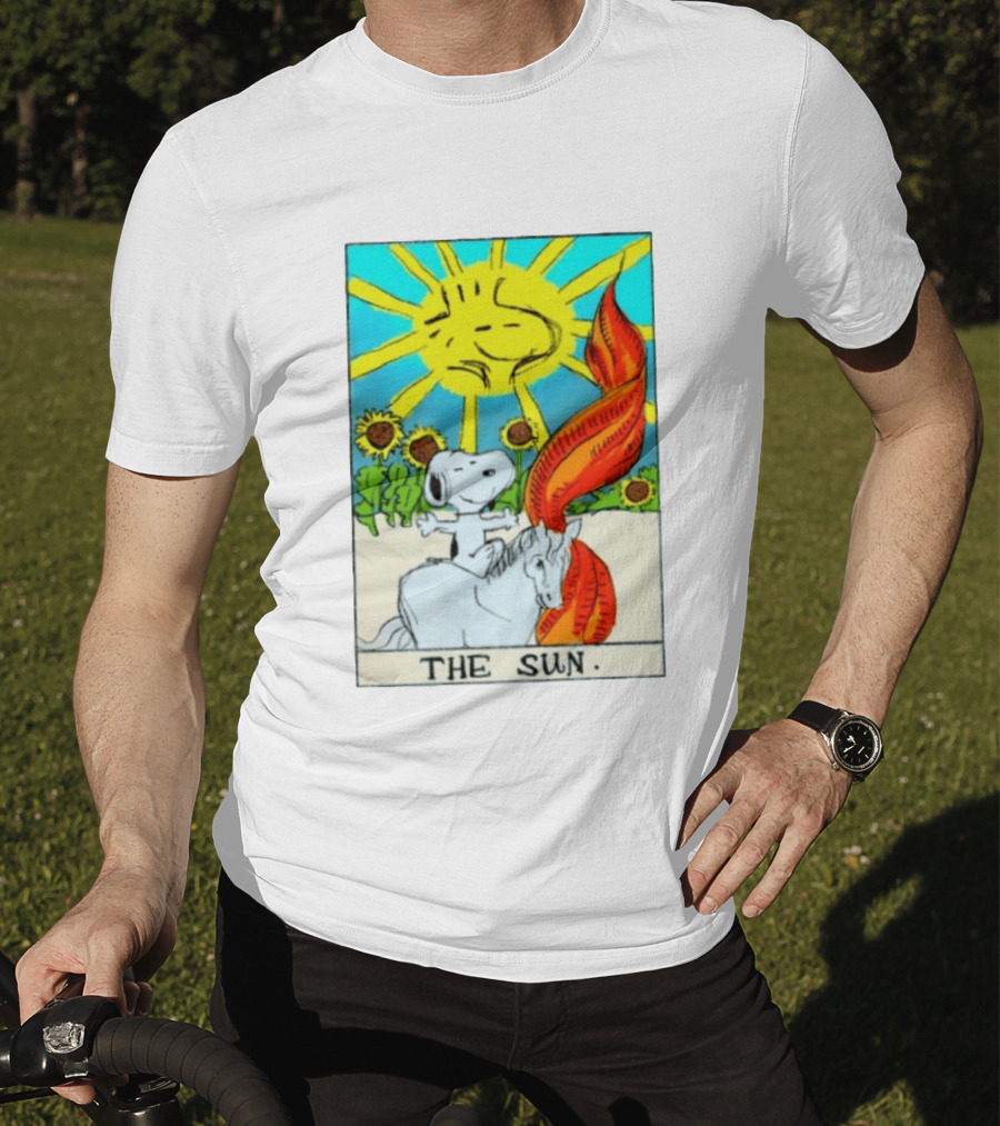 Snoopy The Sun Tarot Card Peanuts Charlie Brown Tarot T-Shirt