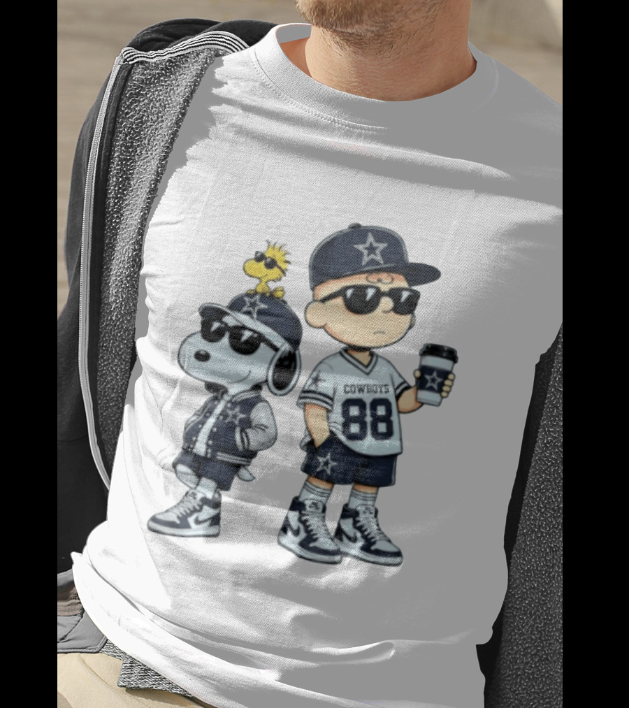 Snoopy Charlie Brown Cowboys 88 Football Fan Gear T-Shirt