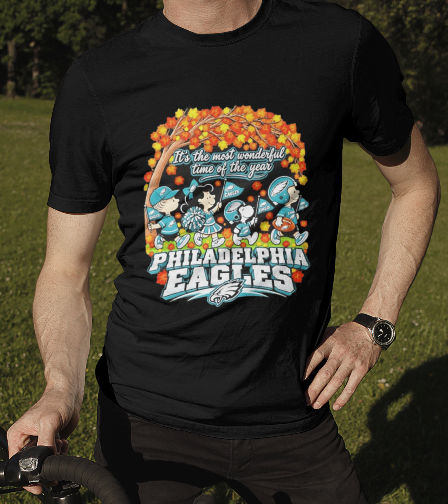 Philadelphia Eagles Peanuts Characters Autumn It's The Most Wonderful Time Of The Year T-Shirt