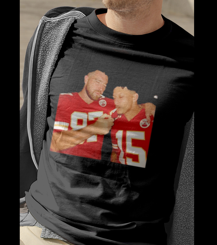 Kansas City Chiefs Mahomes Kelce Smoking 87 15 T-Shirt