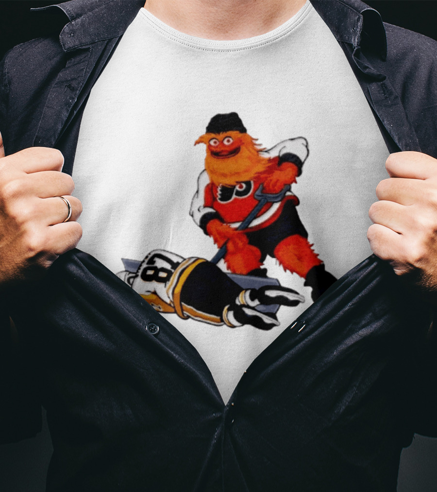 Philadelphia Flyers Gritty Shovelin' Cartoon With Hockey Rivalry Scene T-Shirt