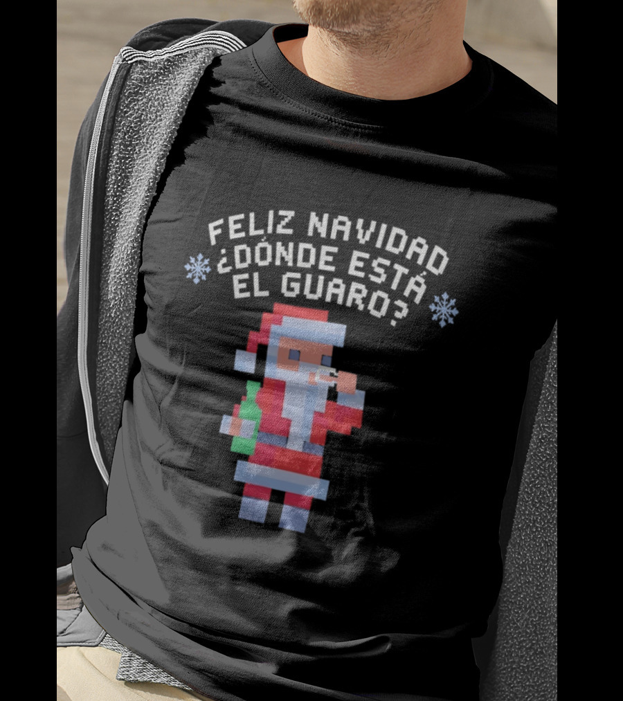 Feliz Navidad Dónde Está El Guaro Santa With Drink And Bottle T-Shirt