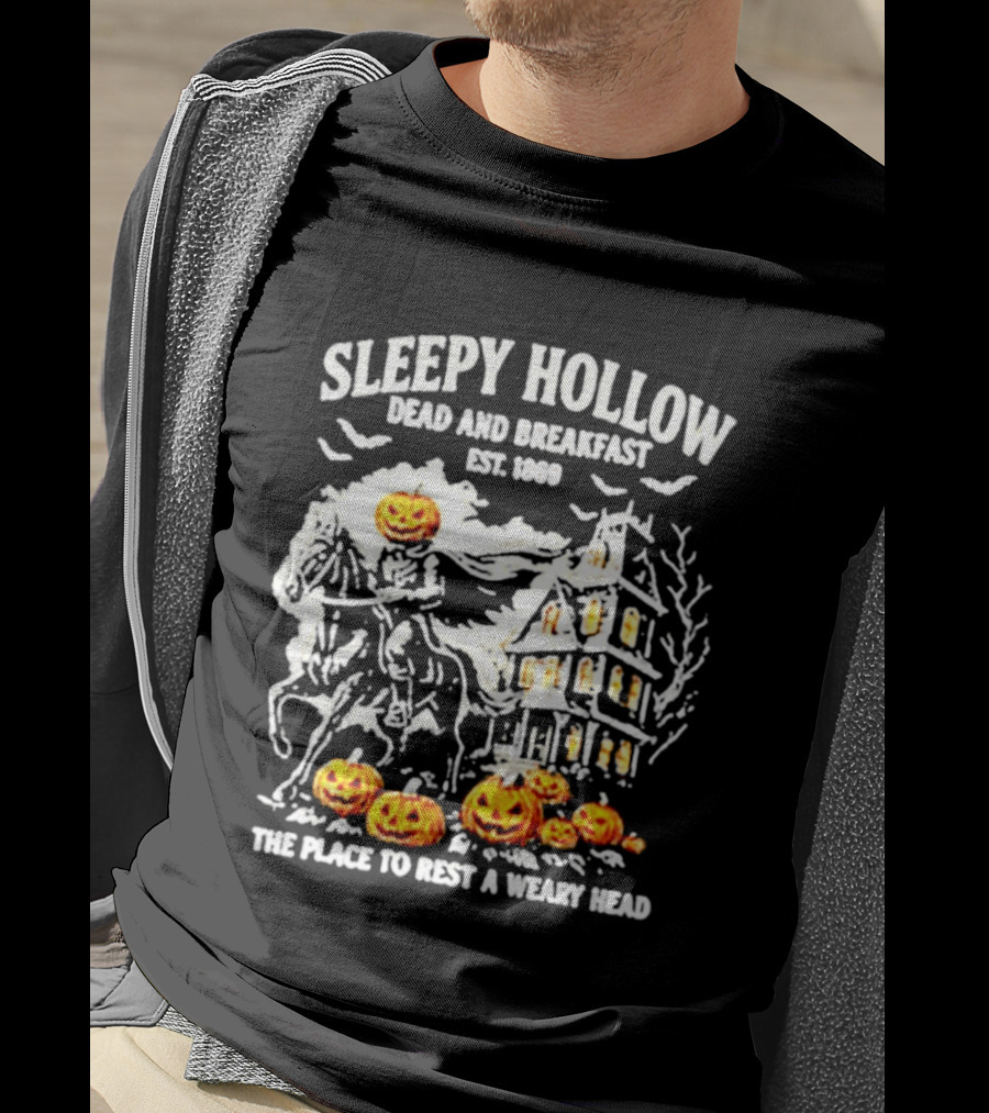 Sleepy Hollow Dead And Breakfast Est 1869 Headless Horseman Pumpkin Halloween The Place To Rest A Weary Head T-Shirt
