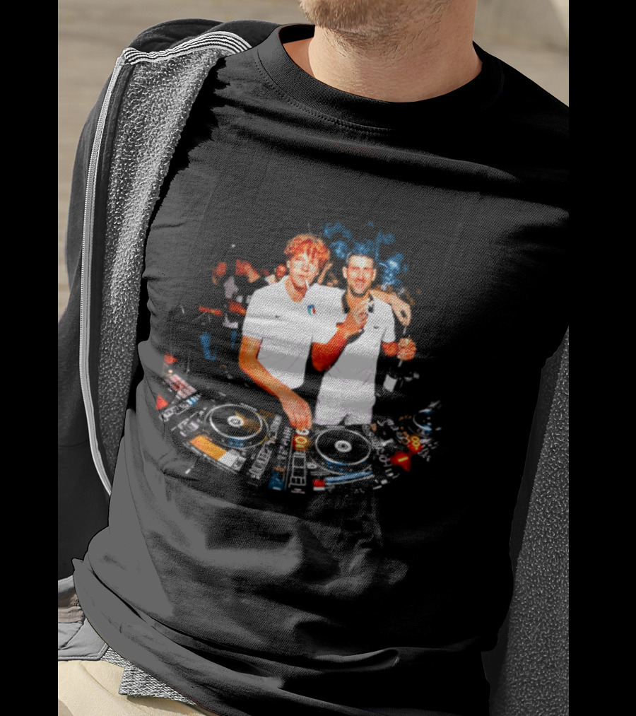 Jannik Sinner Novak Djokovic DJ Party Smoking And Beer 2026 T-Shirt