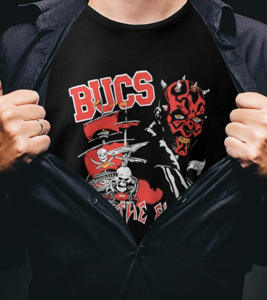 Bucs Darth Maul Raise The Flags Tampa Bay Buccaneers Star Wars T-Shirt