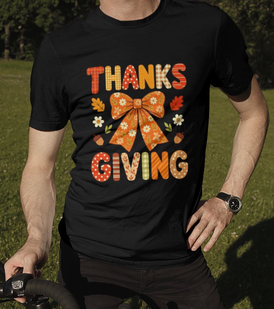 Thanksgiving Floral Bow With Autumn Acorns And Leaves T-Shirt