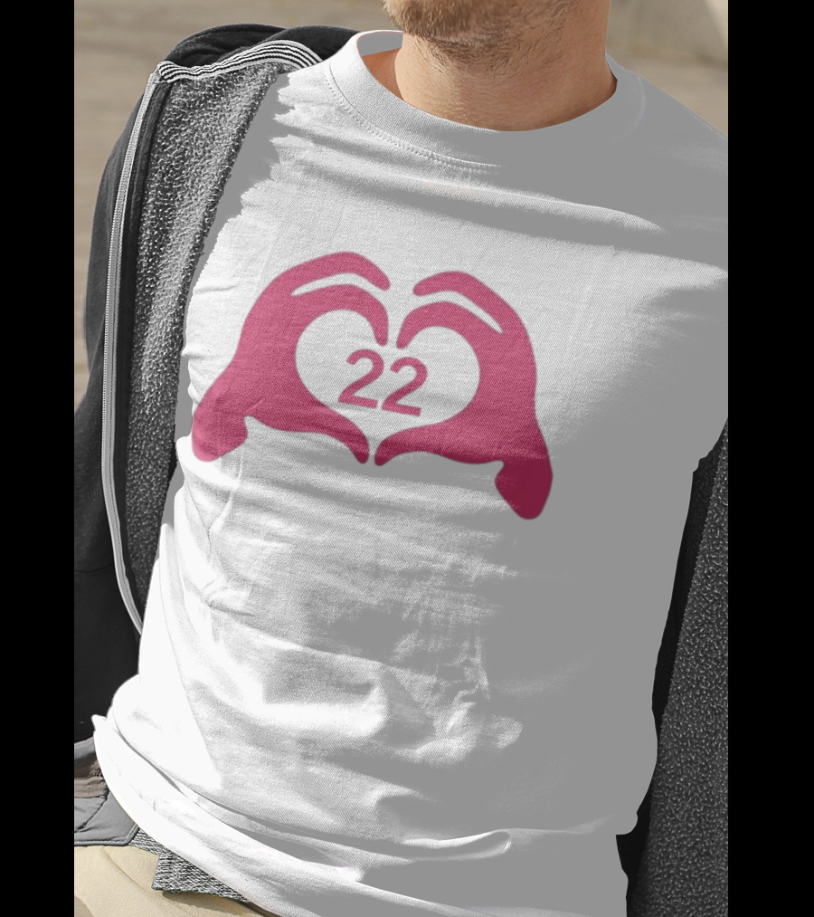 Feelin 22 Pink Heart Hands Gesture T-Shirt