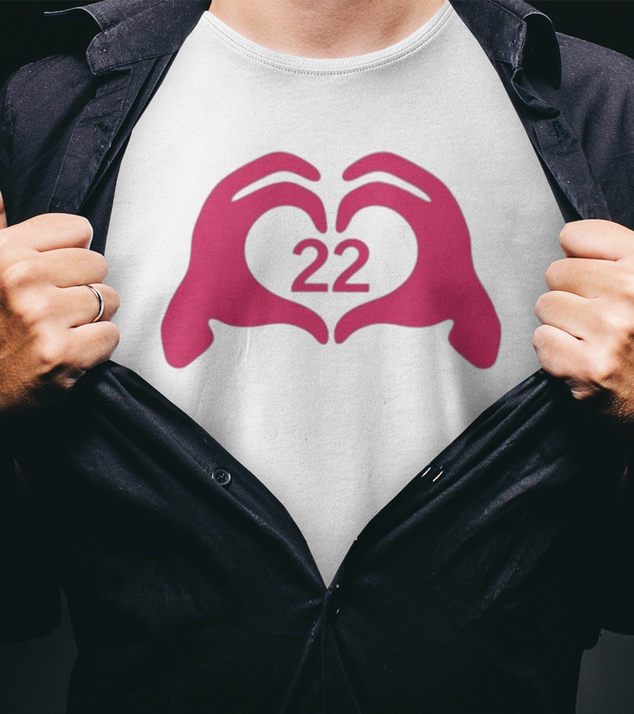 Feelin 22 Pink Heart Hands Gesture T-Shirt