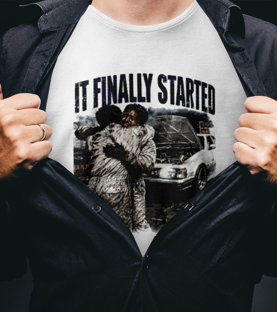 It Finally Started Junkiez Network Car Enthusiast Hugging Mechanics T-Shirt