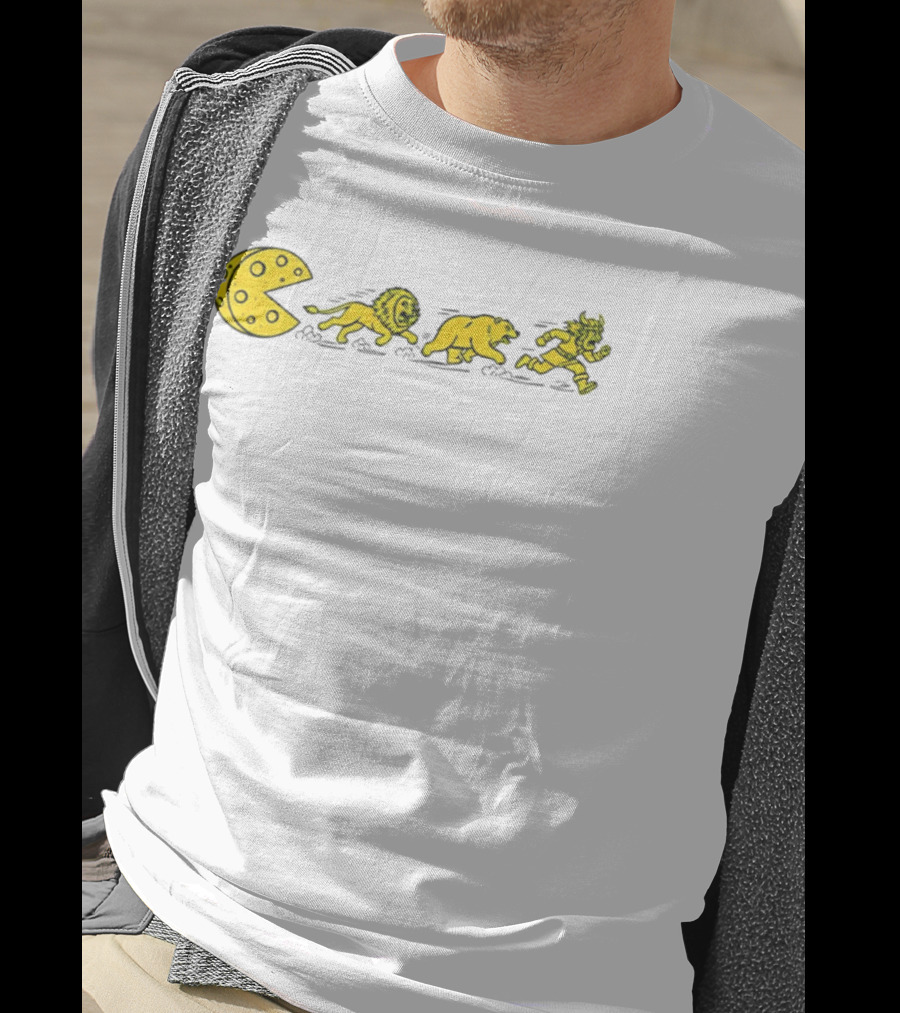 Pac Man Cheesehead Chasing Lions Bears Vikings T-Shirt