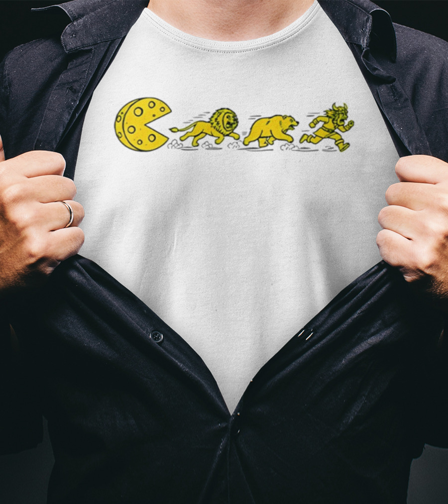 Pac Man Cheesehead Chasing Lions Bears Vikings T-Shirt