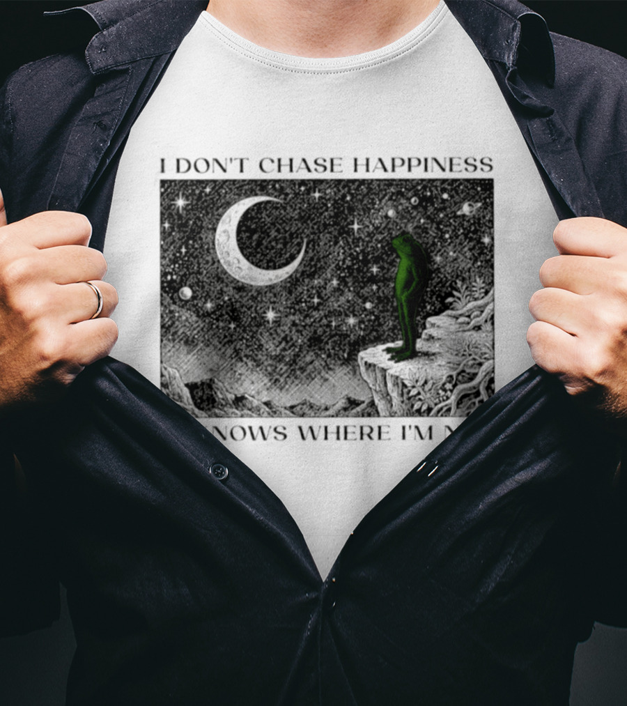 I Don't Chase Happiness It Knows Where I'm Not Frog Moonlit Starry Night T-Shirt