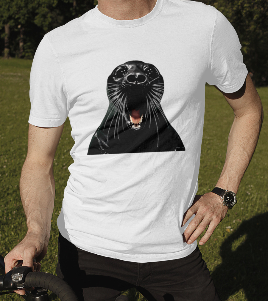 Screaming Black Seal Meme Hilarious Animal Expression T-Shirt