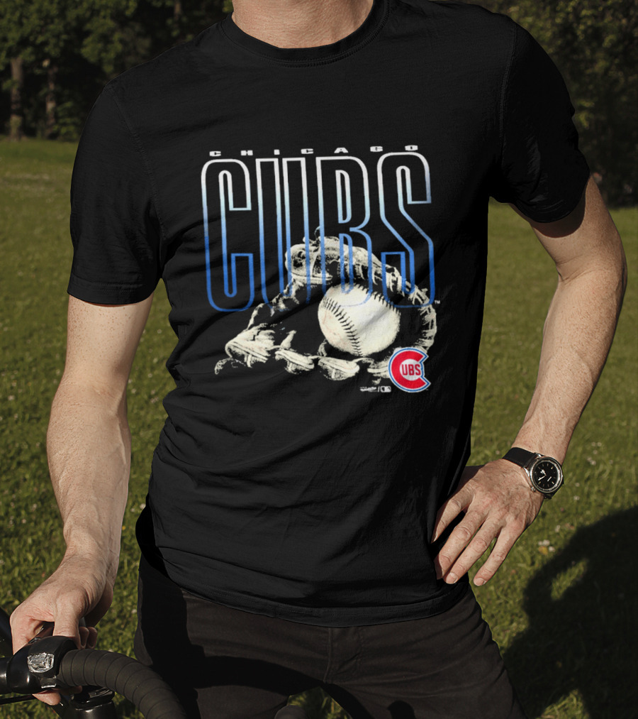 Chicago Cubs Fly Ball Baseball Team Logo Sports Fan T-Shirt