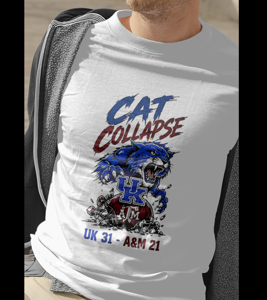 Cat Collapse UK Wildcats Crushing A&M Helmet UK 31 A&M 21 T-Shirt