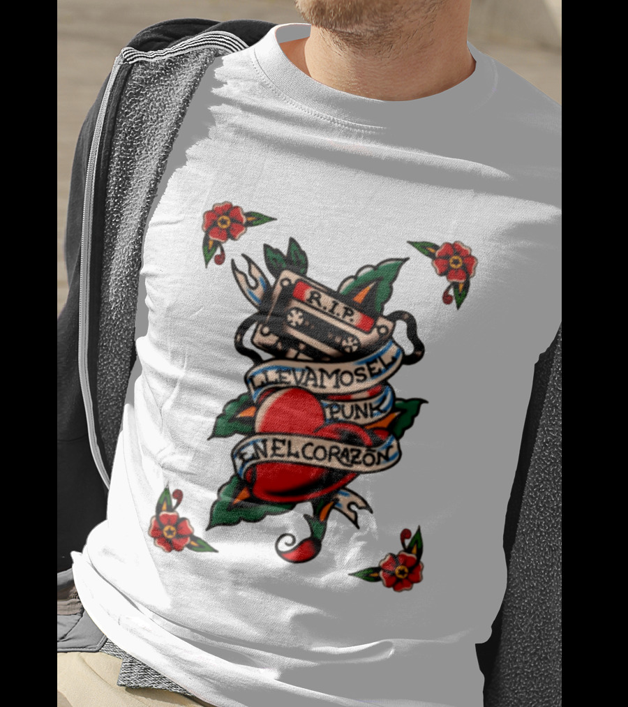RIP Cassette Heart Llevamos El Punk En El Corazón Tattoo Style Roses T-Shirt