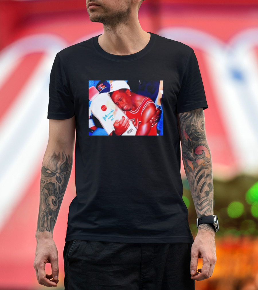 Sean Diddy Combs Johnson's Baby Oil Chicago Bulls Hugging Moment T-Shirt