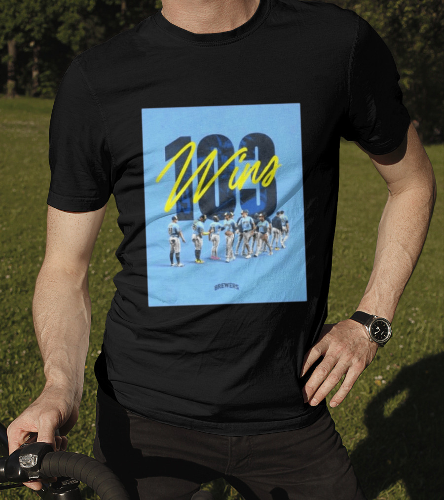 Milwaukee Brewers 103 Wins Celebration Team Huddle T-Shirt