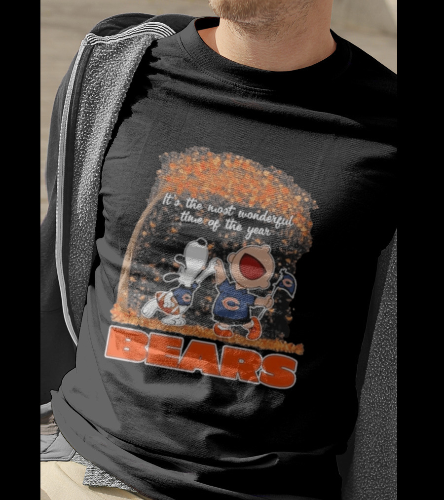 Chicago Bears Snoopy Charlie Brown Dancing 2026 It's The Most Wonderful Time Of The Year T-Shirt