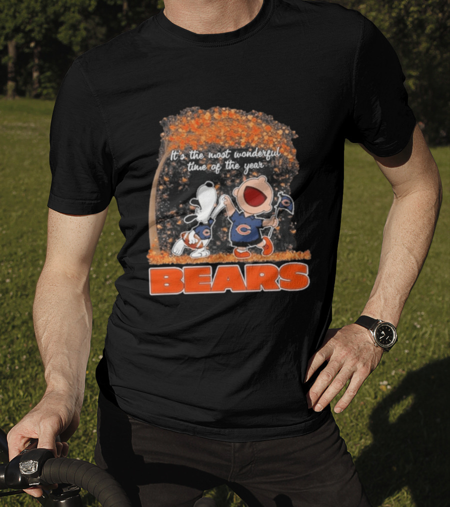 Chicago Bears Snoopy Charlie Brown Dancing 2026 It's The Most Wonderful Time Of The Year T-Shirt