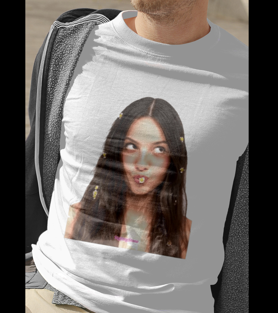 Olivia Rodrigo Rolling Stone Digital Exclusive Photo With Daisy Accents T-Shirt