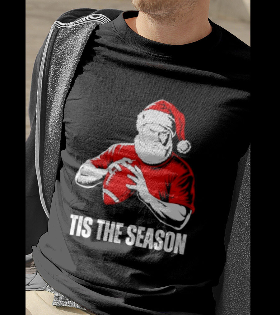 Santa Claus Playing Football Tis The Season Christmas 2026 T-Shirt