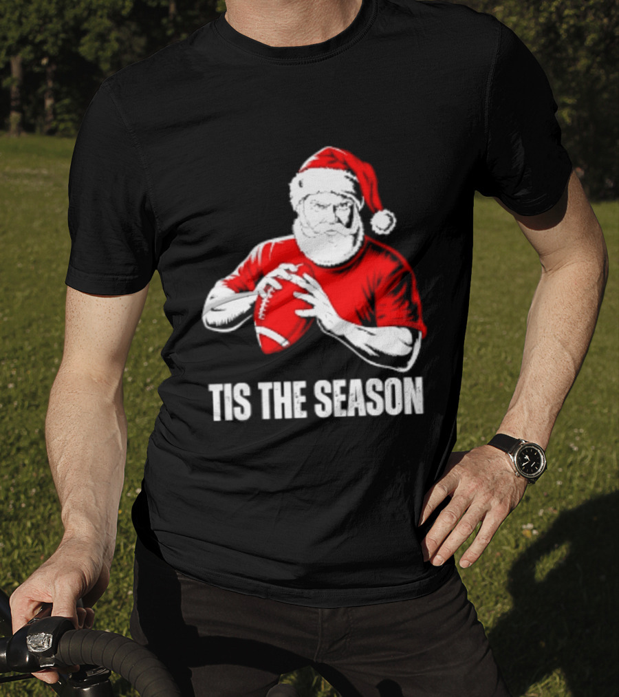 Santa Claus Playing Football Tis The Season Christmas 2026 T-Shirt