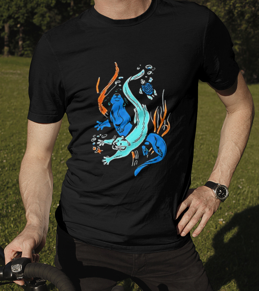Swimming Otters Sea Life Ocean Nature Wildlife Playful Underwater Scene T-Shirt