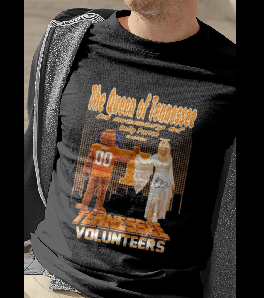 The Queen Of Tennessee In Memory Of Dolly Parton Smoky Tennessee Volunteers 1946 2026 T-Shirt