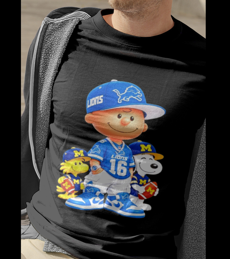 Charlie Brown Snoopy Woodstock Detroit Lions Michigan Wolverines Football Fan 16 T-Shirt